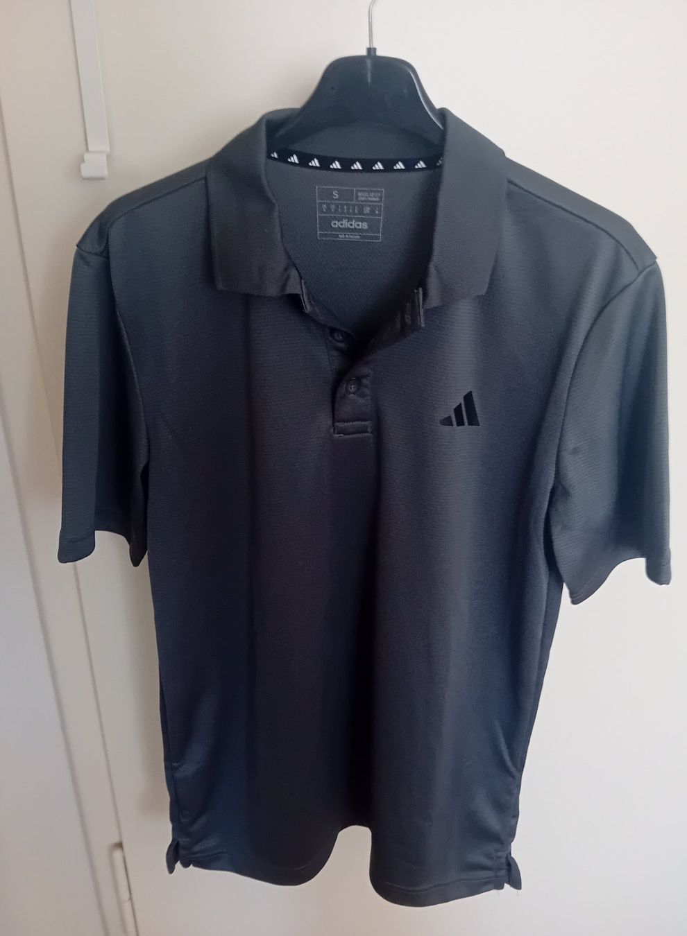 Adidas T-shirt: T-shirt Adidas – Usato da Arbon venduto da kor_w5lq