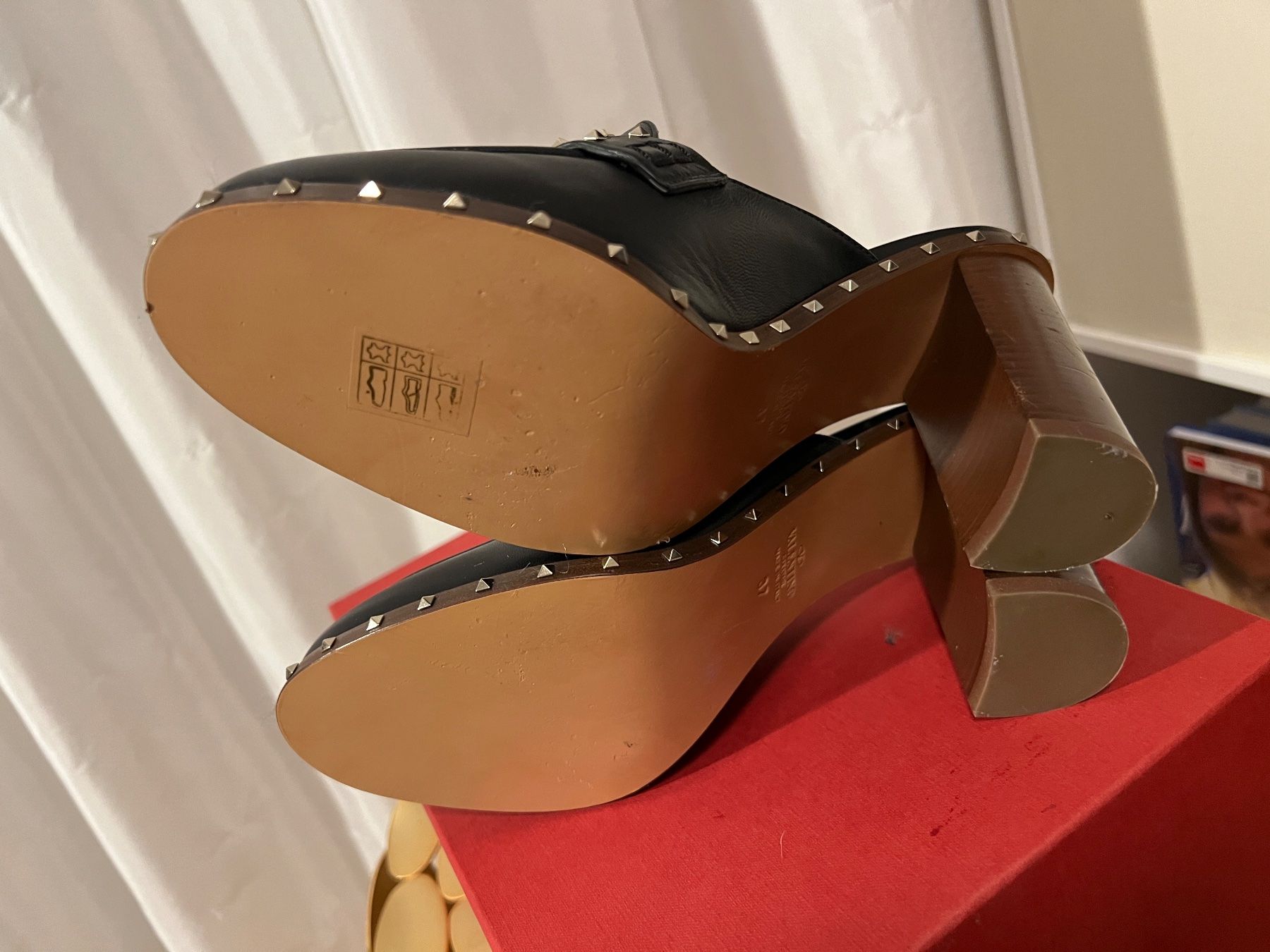 Valentino Scarpe da donna: Valentino Leder Clogs mit Nieten, 37 – Nuovo (secondo la descrizione) da bern venduto da LuisCocco 5