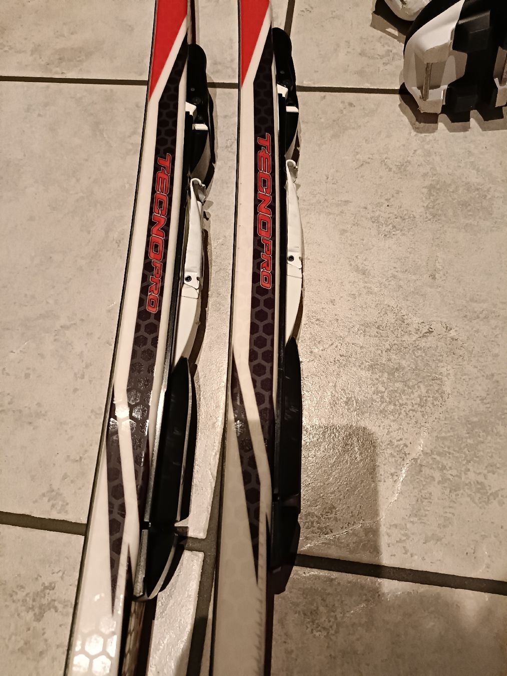 Salomon Sci: Tecno Pro Langlaufski Active 12 + Schuhe, Grösse 39,5 – Nuovo (secondo la descrizione) da Steg im Tösstal venduto da BabaRei 7