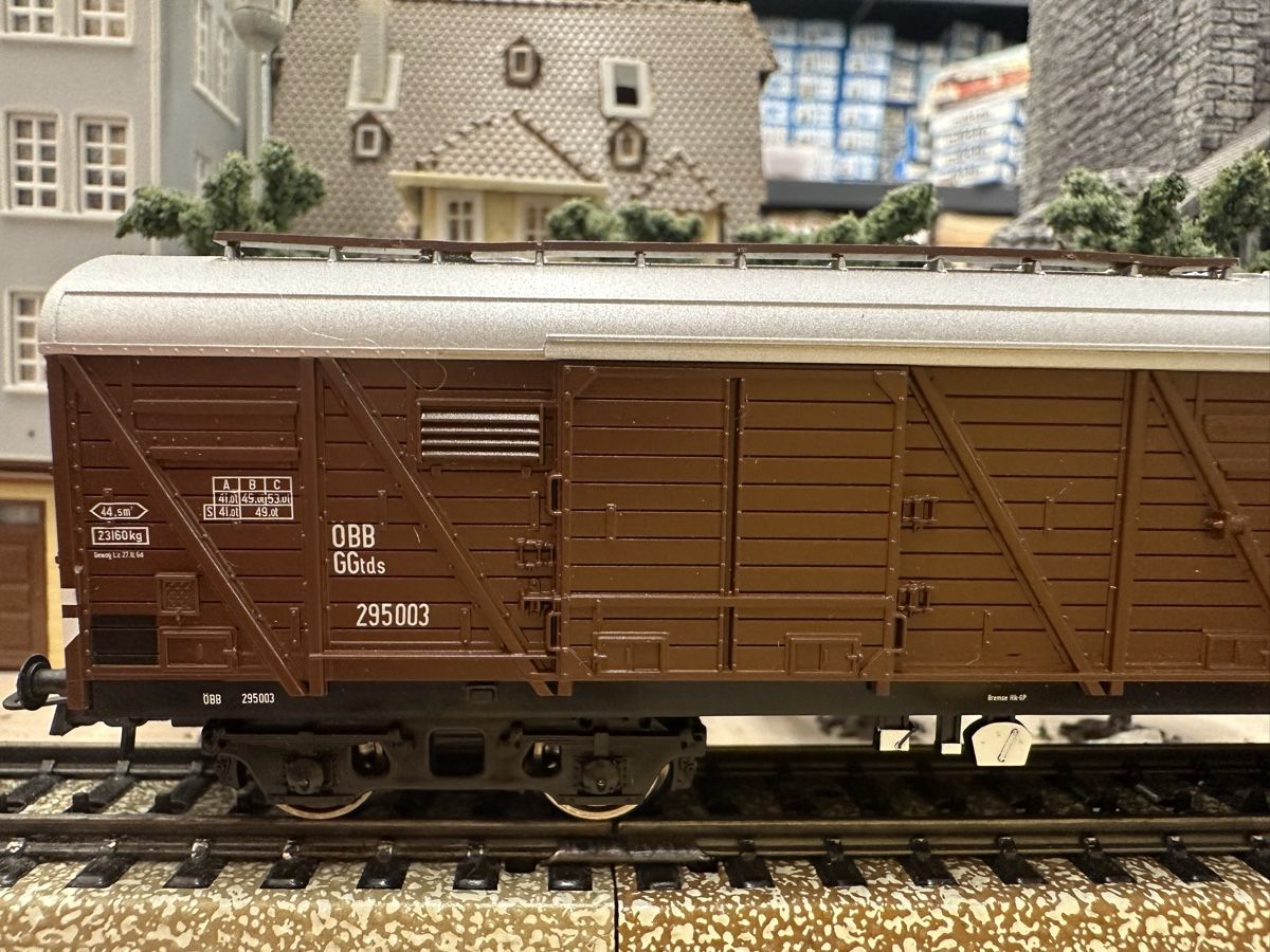 Roco Modelleisenbahnen: Roco 66643 ÖBB Grossraum-Güterwagen – Gebraucht aus Lupsingen von New-Haven 1