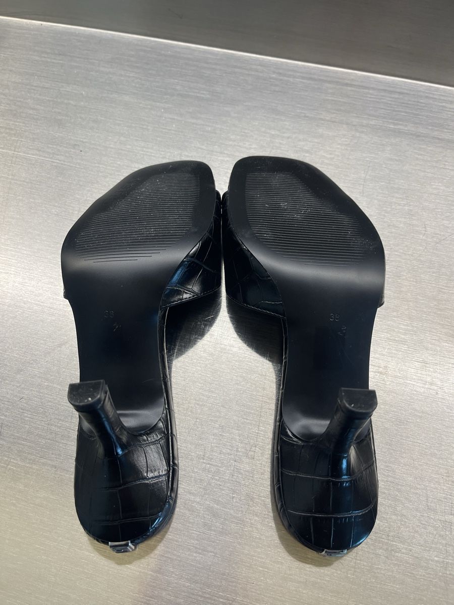 Guess Scarpe da donna: Schuhe Guess  neu*** – Nuovo (secondo la descrizione) da Dübendorf venduto da MyFashionArchive 2