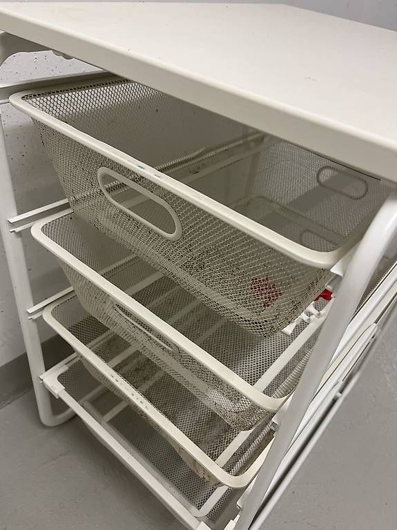 Ikea Scaffali: Ikea Algot Regal weiss – Usato da Zug venduto da Madize 3