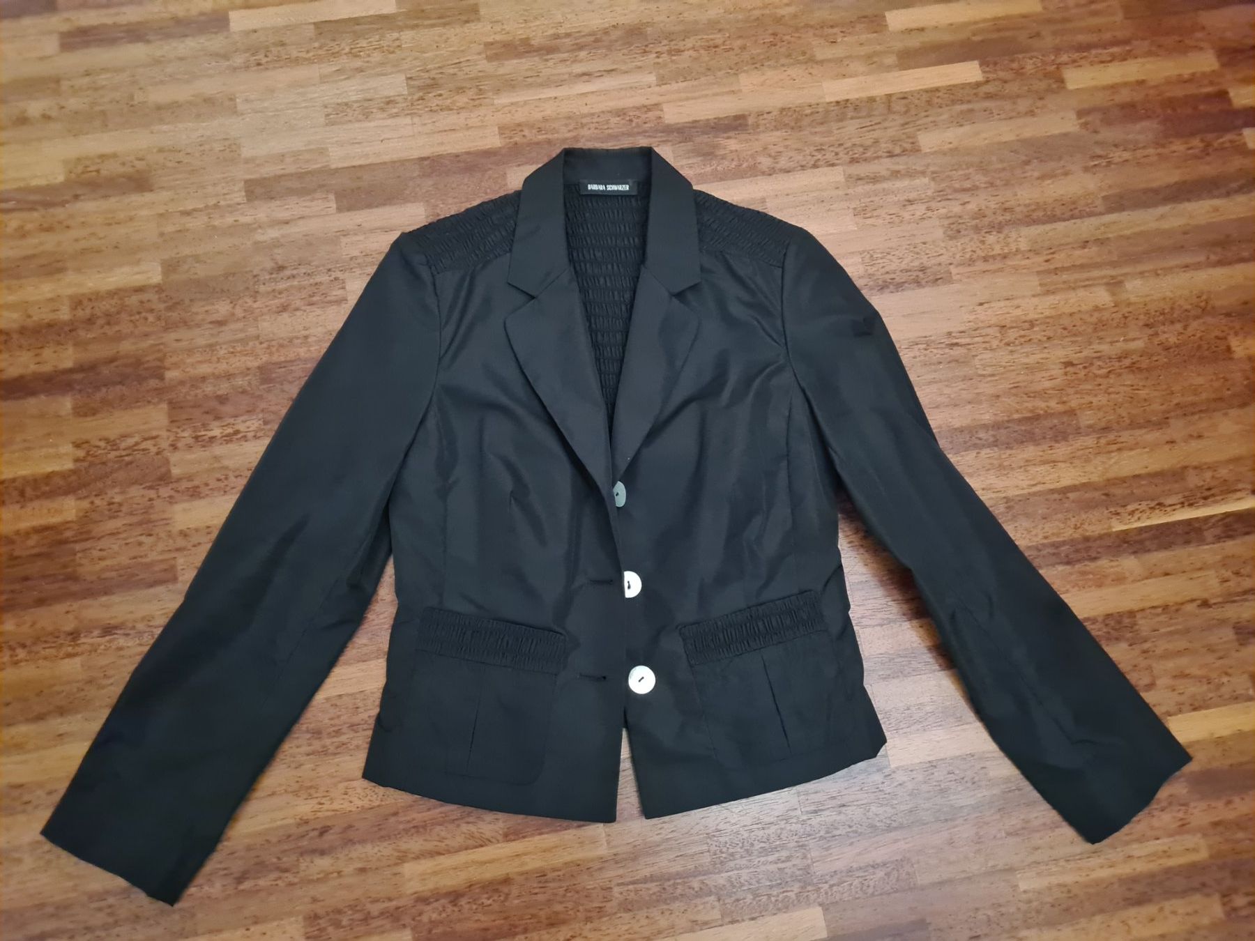 Costumes: Deux piece schwarz Grösse 36 – D'occasion à Dübendorf par Blume1235 1