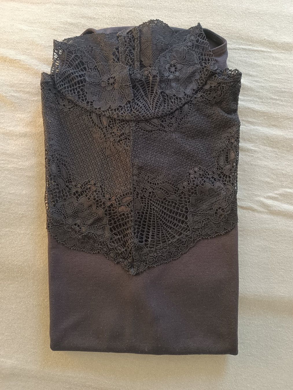 Top: Schwarzer Body von PCNAYA mit Spitze, Grösse S – Usato da Luzern venduto da sim_lqq2 3