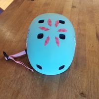 🦩 Neuwertiger Skaterhelm für Kinder, Gr. 52-56