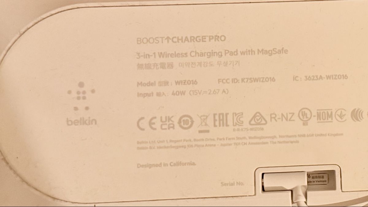 Belkin Ladegeräte: BoostCharge Pro 3-in-1 Ladepad mit MagSafe Wireless Charger – Gebraucht aus Zürich von Kaffimagi 5