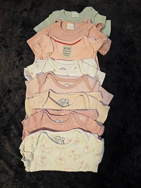 Lotti & Set di vestiti: Grosser Kleidersack Mädchen Grösse 68-86 plus Babysachen – Usato da Wettingen venduto da Kiki_1830 2