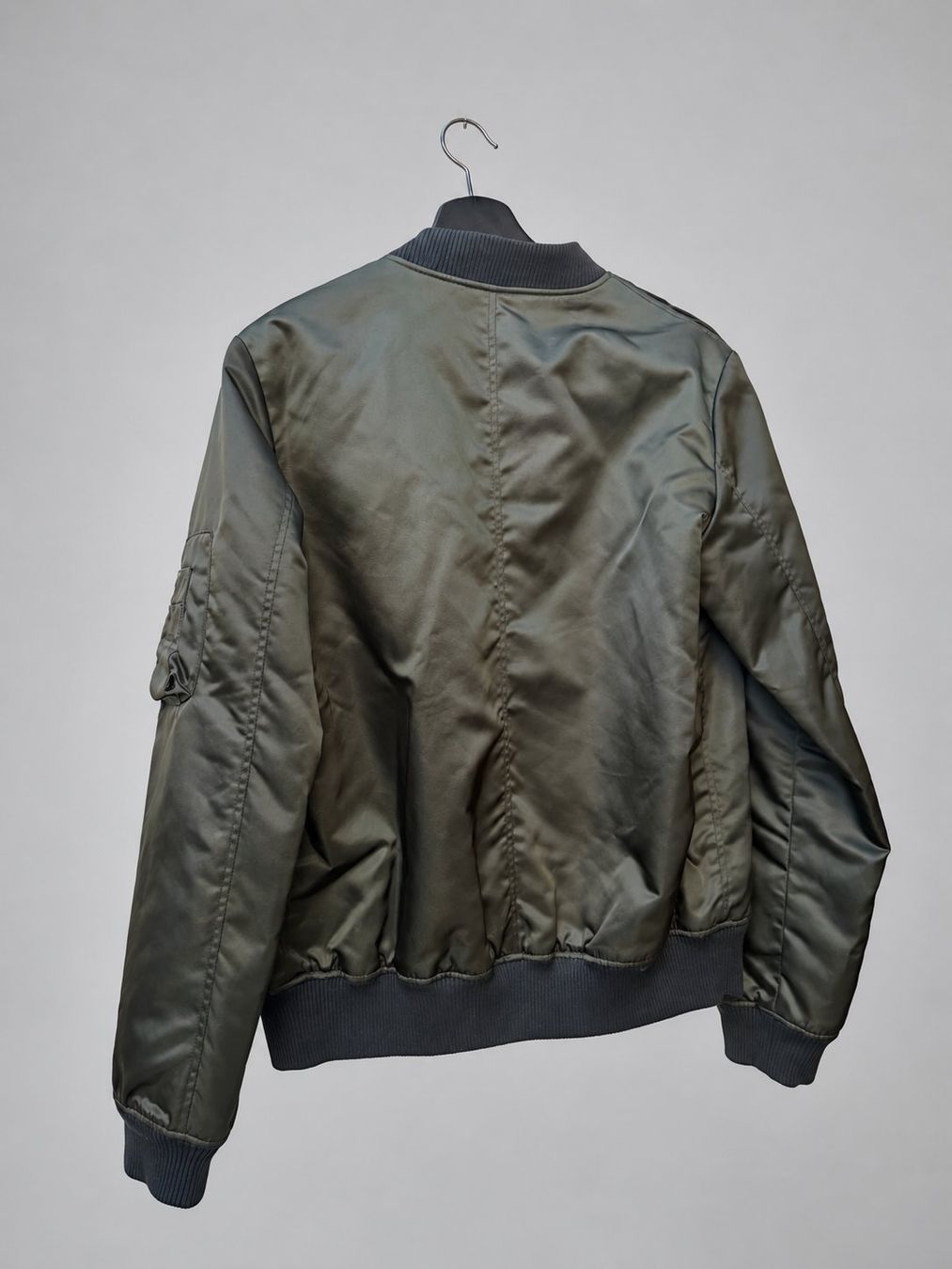 Apc Giacche: A.P.C. Hunter Green Satin Bomber Jacket – Usato da Erlach venduto da VerkaufX 1