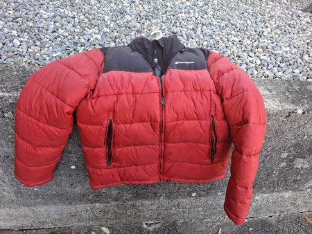 Champion Daunenjacke rot schwarz Grösse L guter Zustand