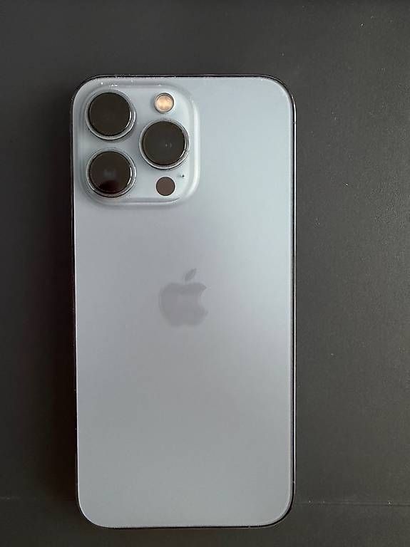 Portables: IPhone 13Pro, 256 GB, hellblau – D'occasion à Frasnacht par angledream