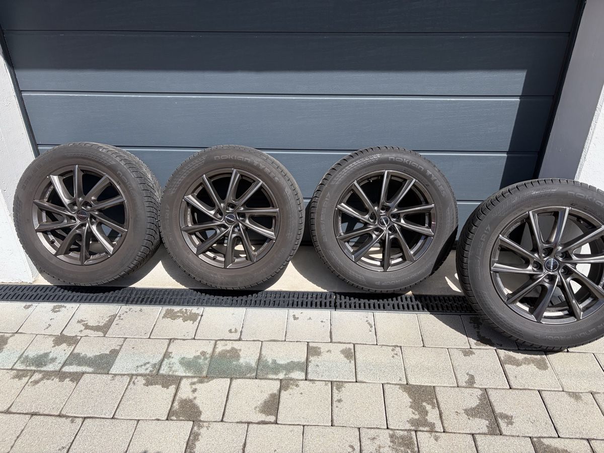 Pneus & Roues: Winter komplett Räder gebraucht – D'occasion à Einsiedeln par Brummi8