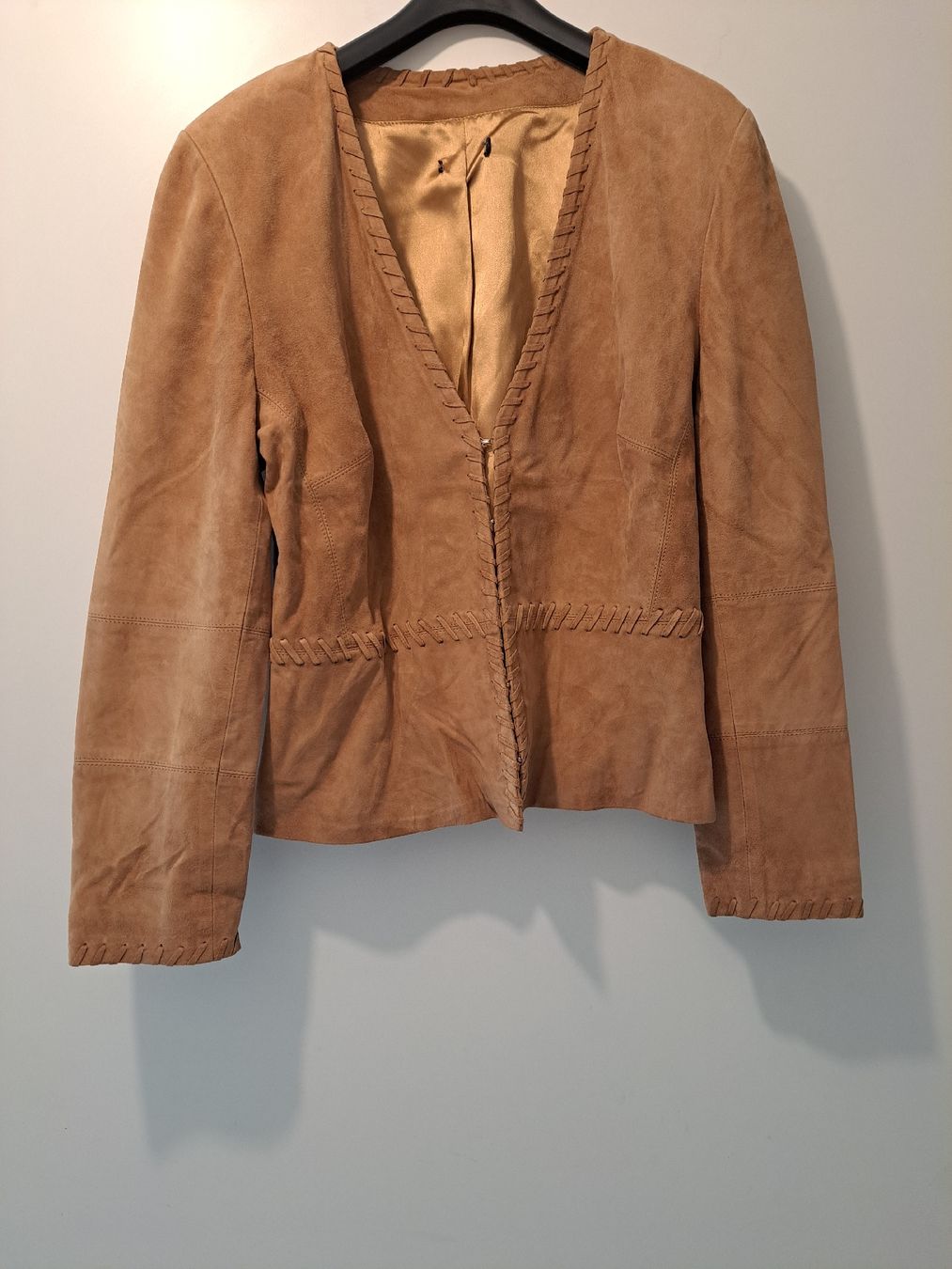 Giacche: Blazer Velours-Leder, cognac, ca. Grösse 42 – Usato da Oberdiessbach venduto da Noeusu