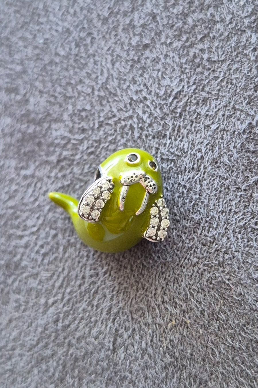 Ciondoli: Charm Seelöwe +Garantie – Nuovo (secondo la descrizione) da Rotkreuz venduto da Carbone_Bijou-Shop