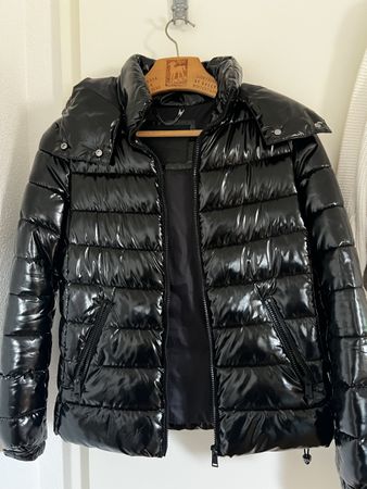 Guess Steppjacke Schwarz Gr. XS Wasserdicht Winddicht Neuwer