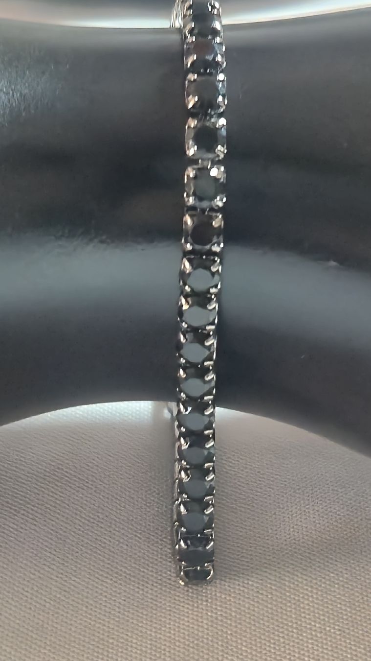 Armbänder & -reifen: Bracciale tennis con zirconi neri – Neu (gemäss Beschreibung) aus Giubiasco von Stefaniav