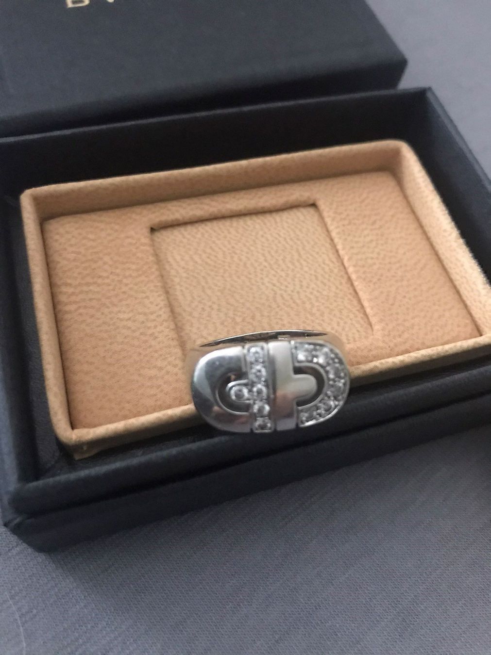 Bulgari Ringe: BVLGARI DEMI PAVEE PARENTESI RING, – Gebraucht aus ZÜRICH von Mitzi-2025