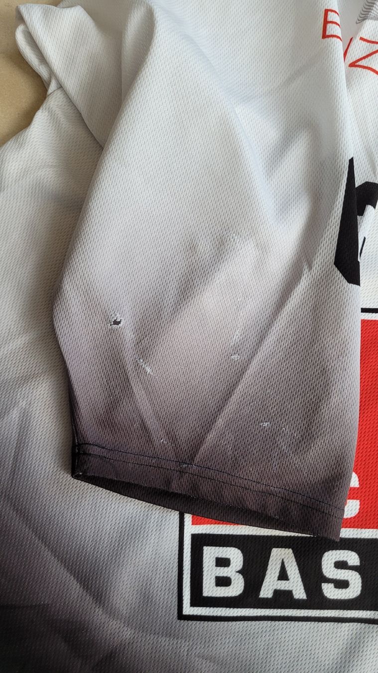 Leibchen & Hosen: EHC Basel Junioren Trikot 21/22 – Gebraucht aus Magden von FraMali76 3