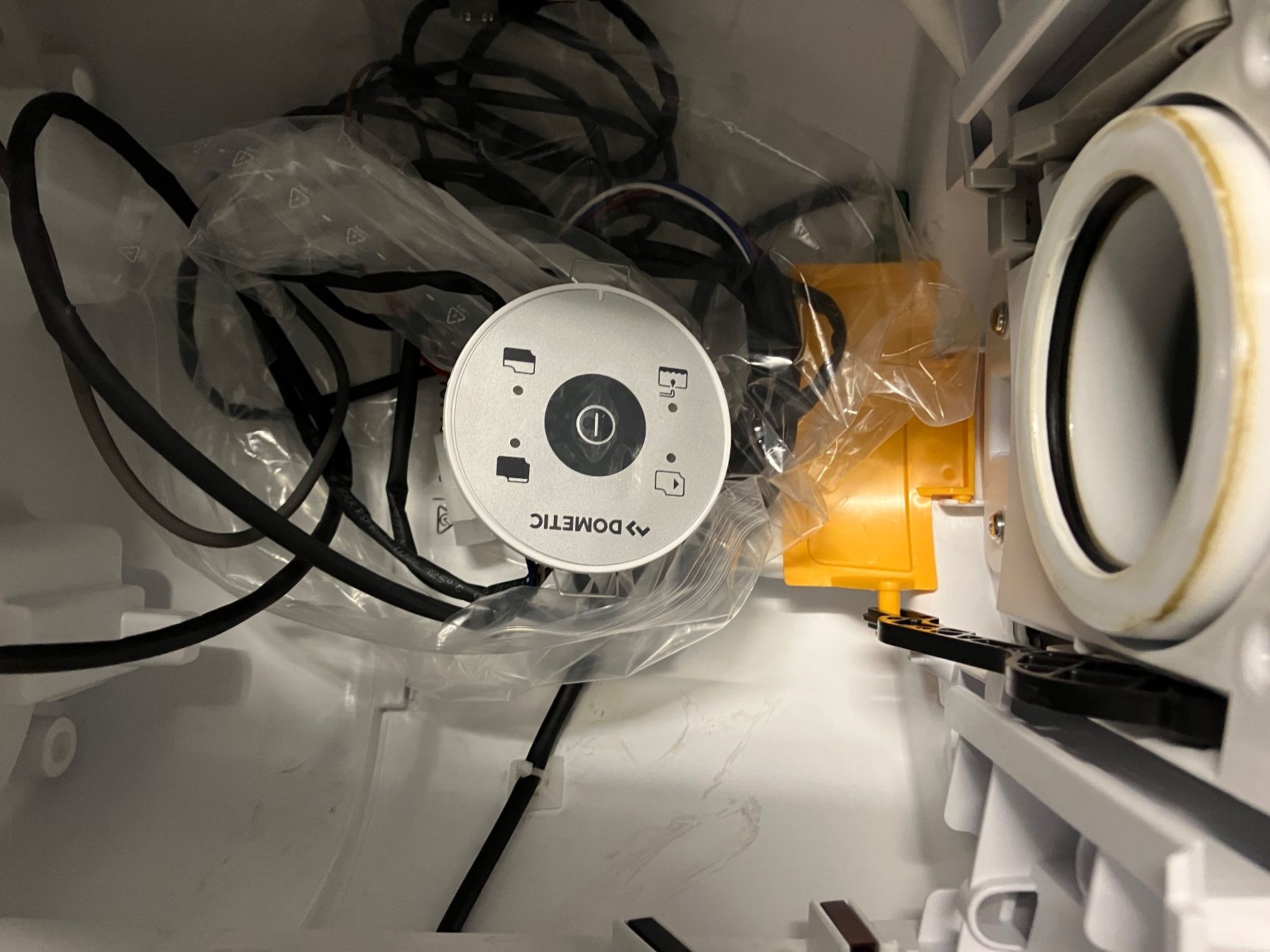 Dometic WC: Dometic WC-Toilette, CT 4110 – Nuovo (secondo la descrizione) da Niedermuhlern venduto da brts 5