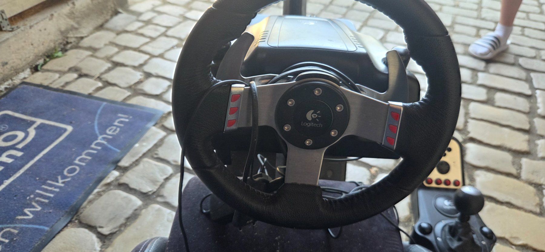 Sistema di controllo: Playseat Evolution + Logitech G25 Komplettset – Usato da Remigen venduto da gia_r6nx 2