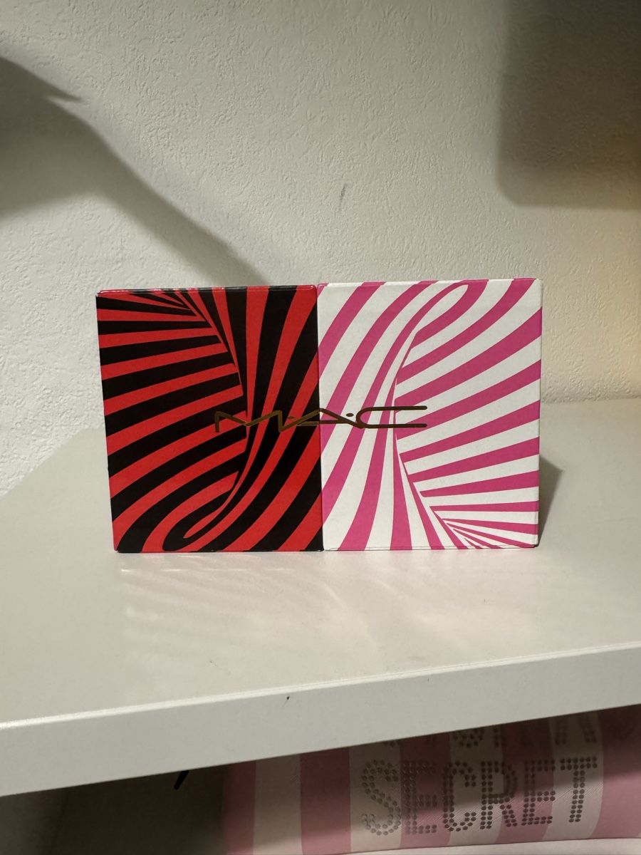 Mac Cosmetics Maquillage: Coffret rouges à lèvres MAC mini  – Neuf avec emballage d'origine à Les Verrières par chl_5bnz