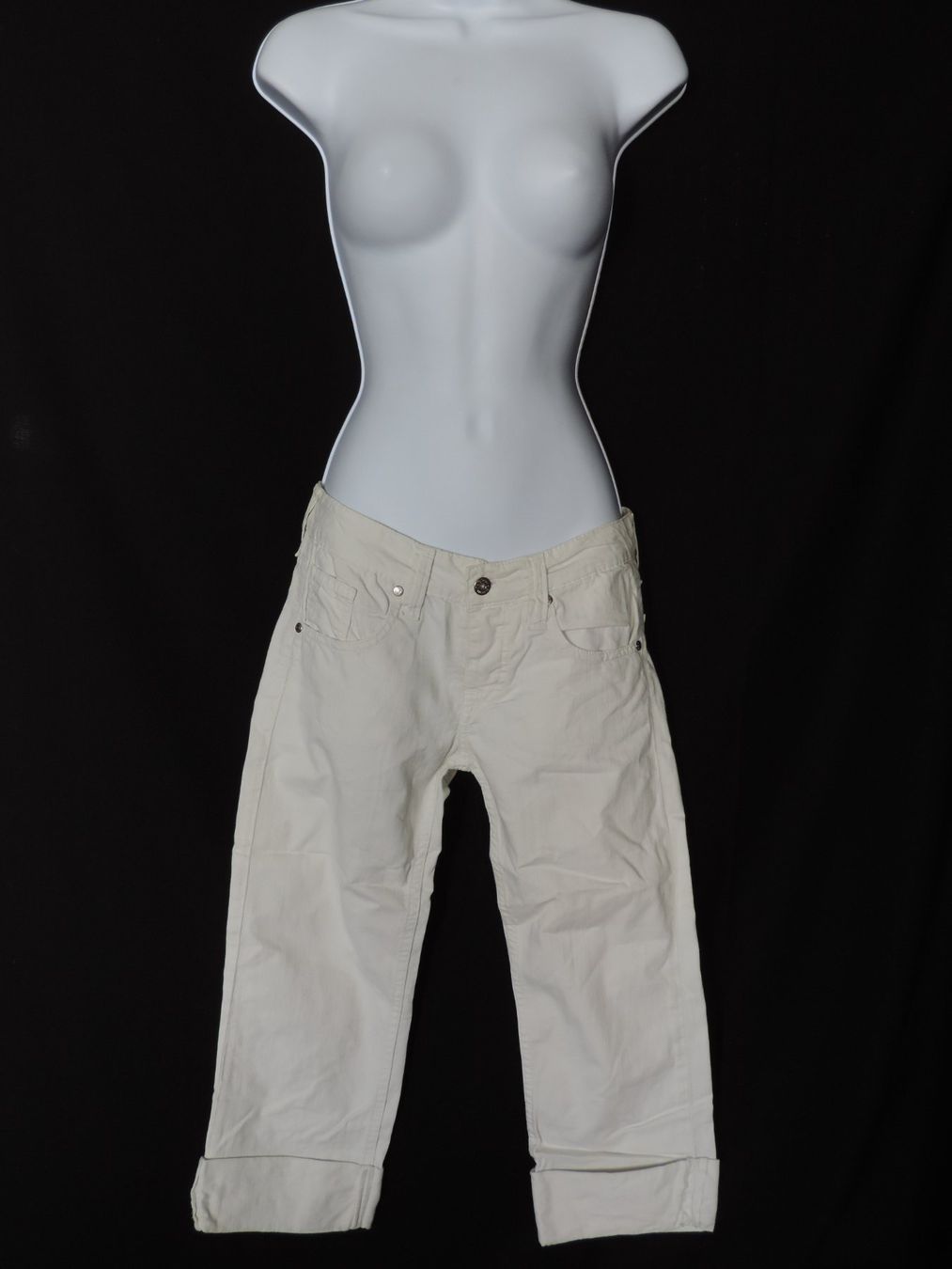 Pantalons: pantacourt effet jeans blanc – D'occasion à Genève par Axelle333 5