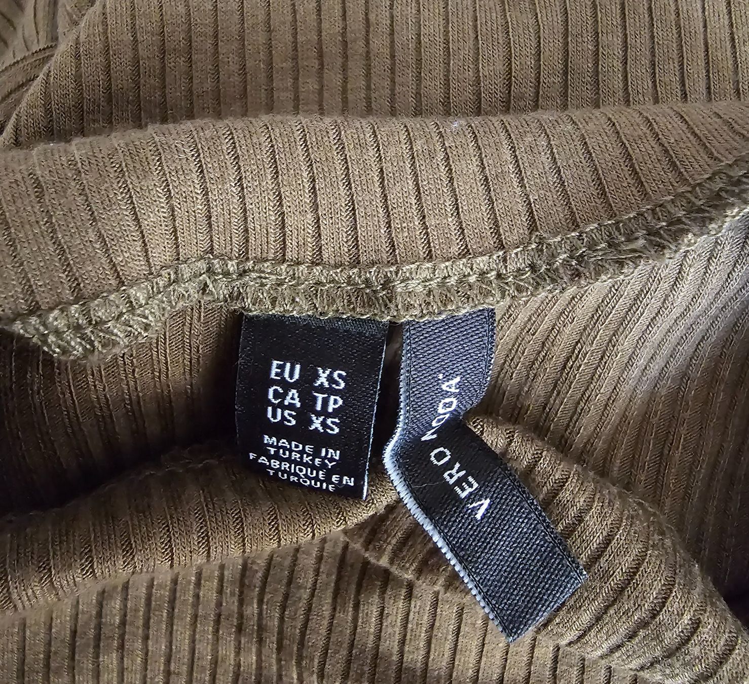 Maglioni & Felpe: leichter Pulli VERO MODA mit sexy Ausschnitt Gr. XS – Usato da Füllinsdorf venduto da Sunnebliemli7 2