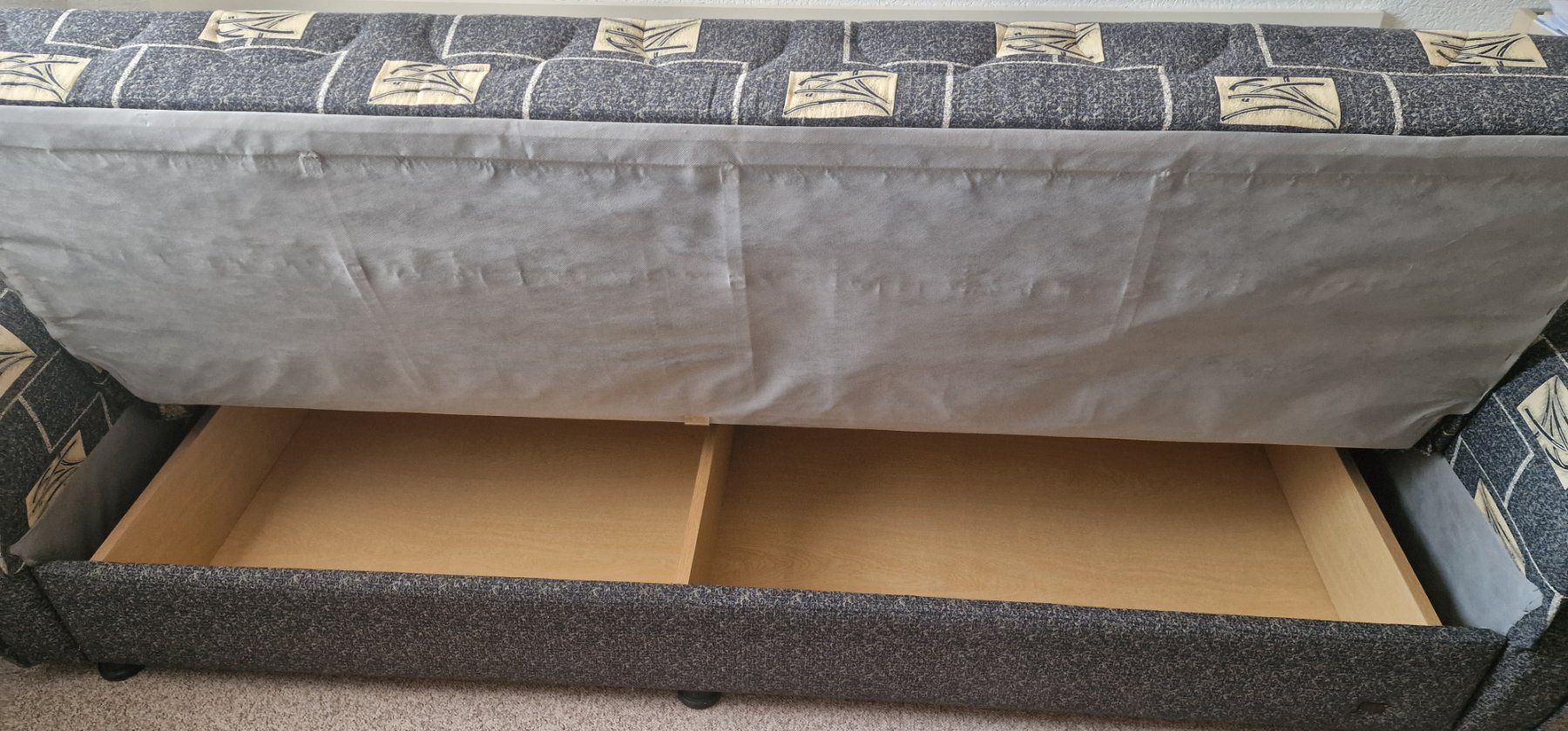 Sofas: Sofa -  Schlafsofa – Gebraucht aus Unteriberg von DK63 4
