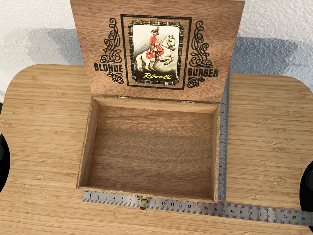 Altri Prodotti per fumatori: Zigarrenschachtel Holz Rössli  – Usato da Lengnau AG venduto da Schmitzli05