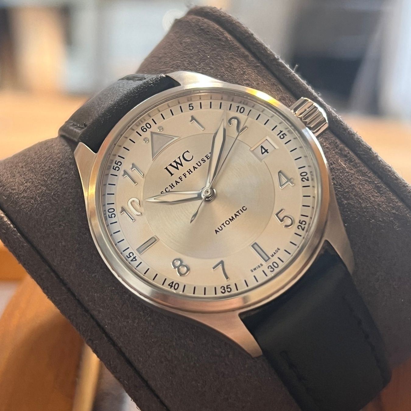IWC Orologi: IWC Spitfire Automatic Date Silver Dial IW325605 – Usato da Carouge GE venduto da Watchaser 7