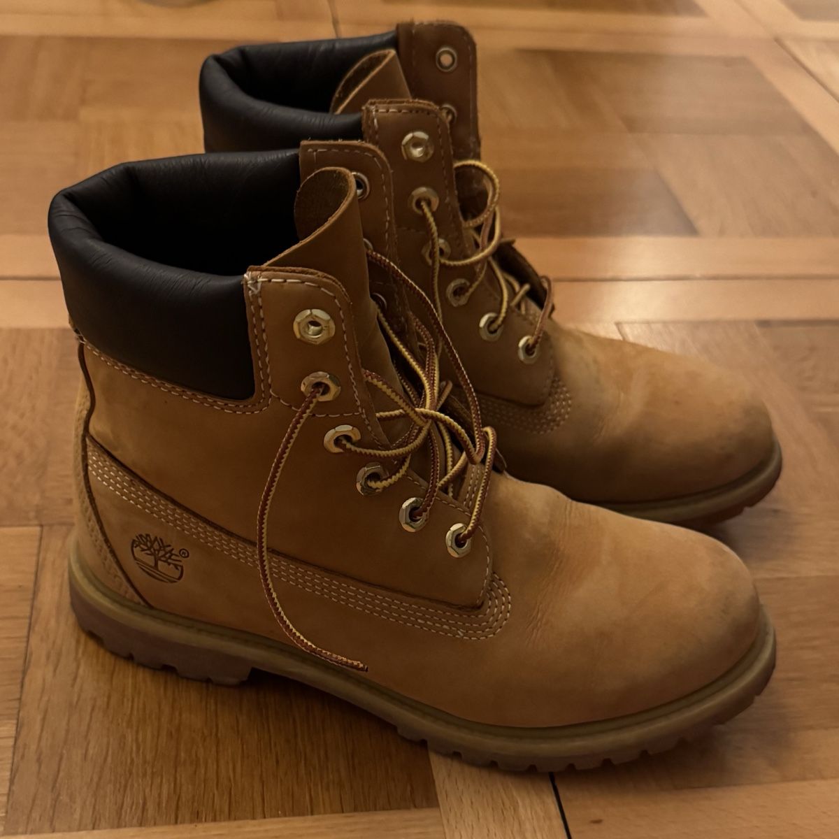 Timberland Scarpe da uomo: Timberland Boots Leather Size W9/EU 40 – Usato da solothurn venduto da mil_ja.t