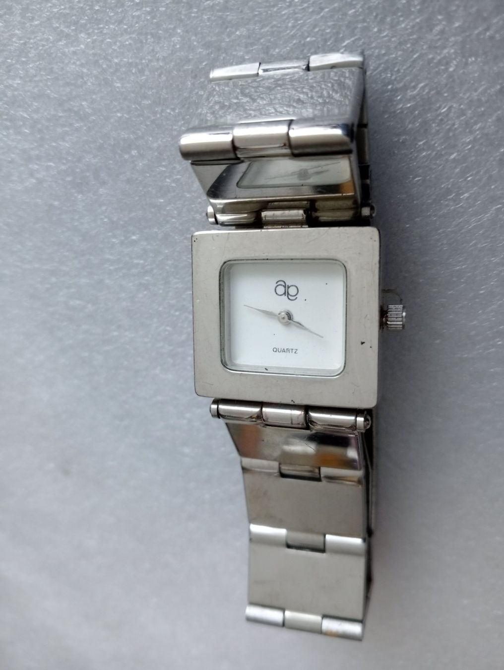 Orologi: aa hübsche  Edelstahl  Damenuhr – Usato da Zürich venduto da sendbad 1