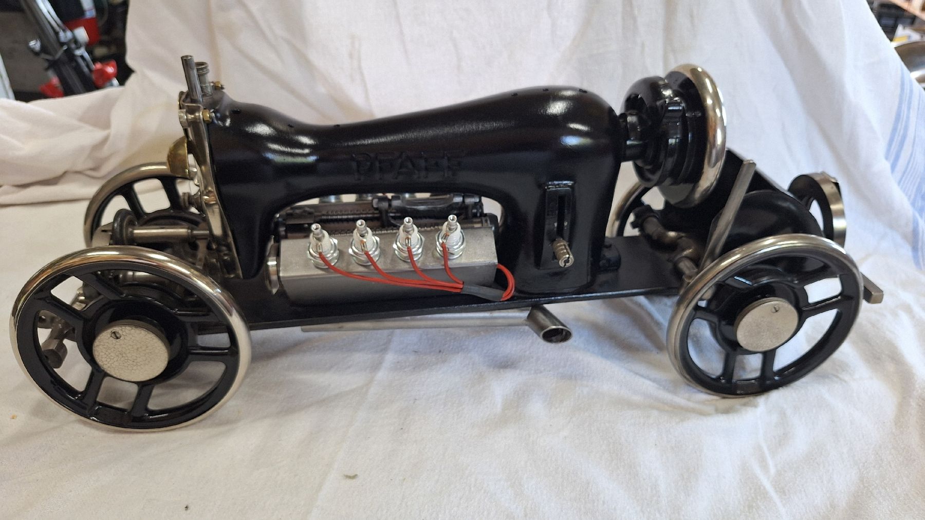 Machines à coudre: Pfaff Nähmaschinen Auto – D'occasion à Hütten par 7375 1