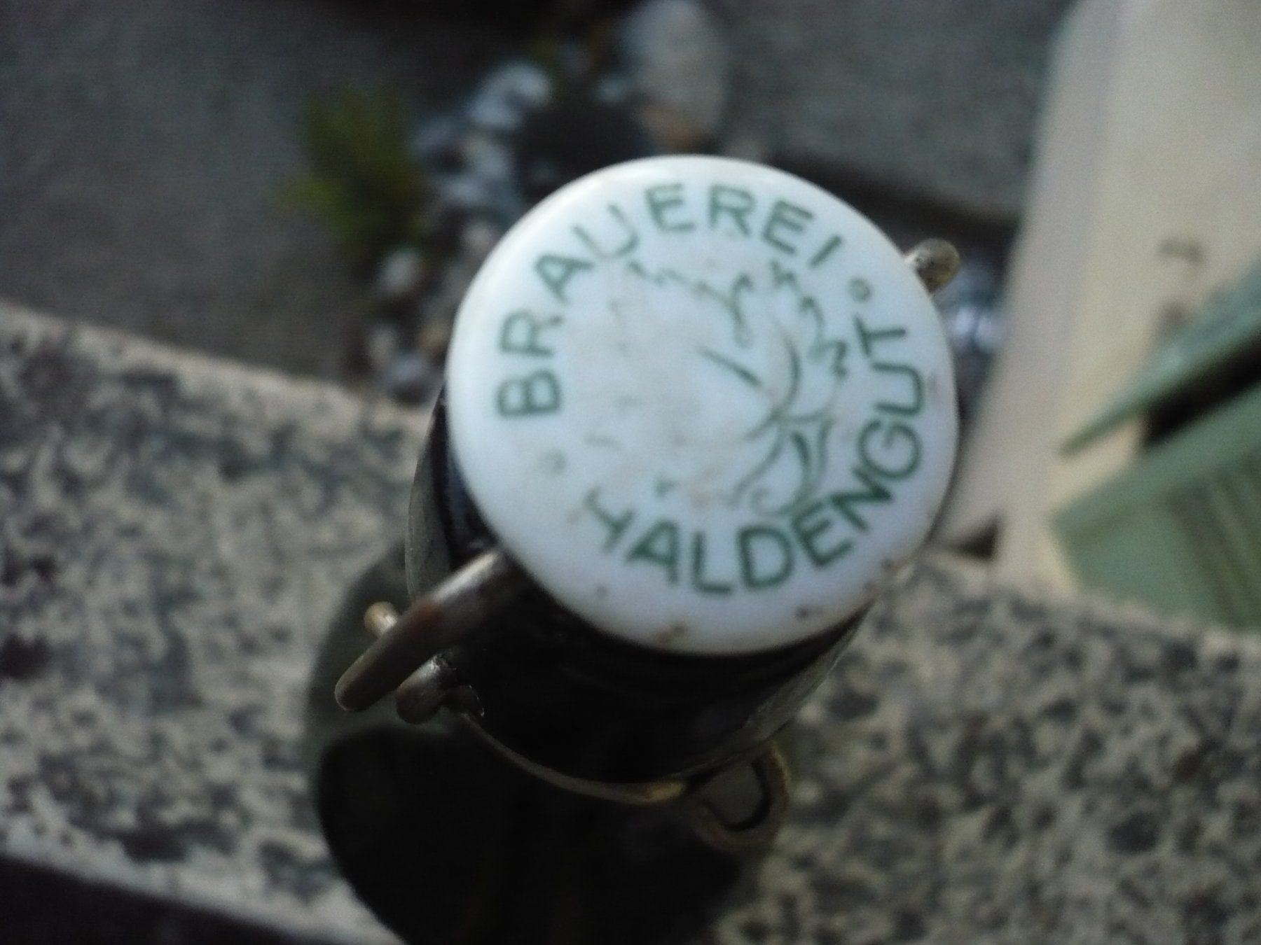 Haldengut Verres, cruches & bouteilles: 1 Liter Bierflasche HALDENGUT WINTERTHUR – D'occasion à Biberist par Urmel 2