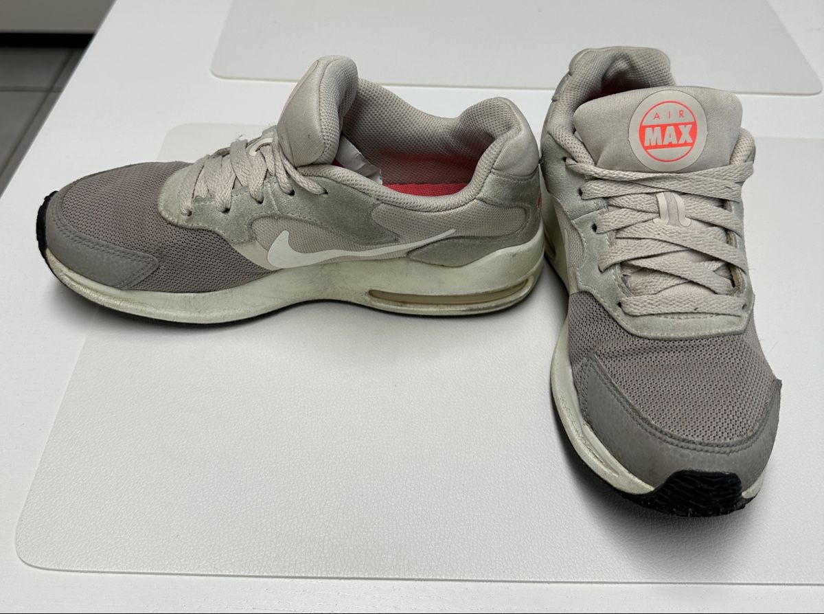 Nike Scarpe da donna: Nike Air Max Schuhe, Gr. 37.5 – Usato da Grenchen venduto da Audi8816 1