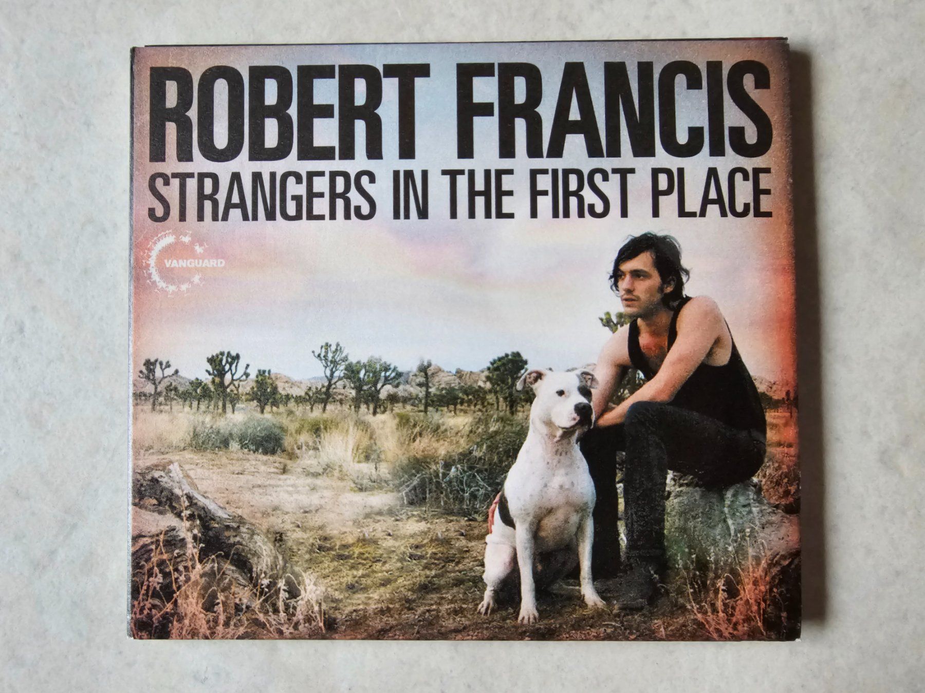 CD: Robert Francis  -  Strangers In The First Place – Usato da Schneisingen venduto da backstore24