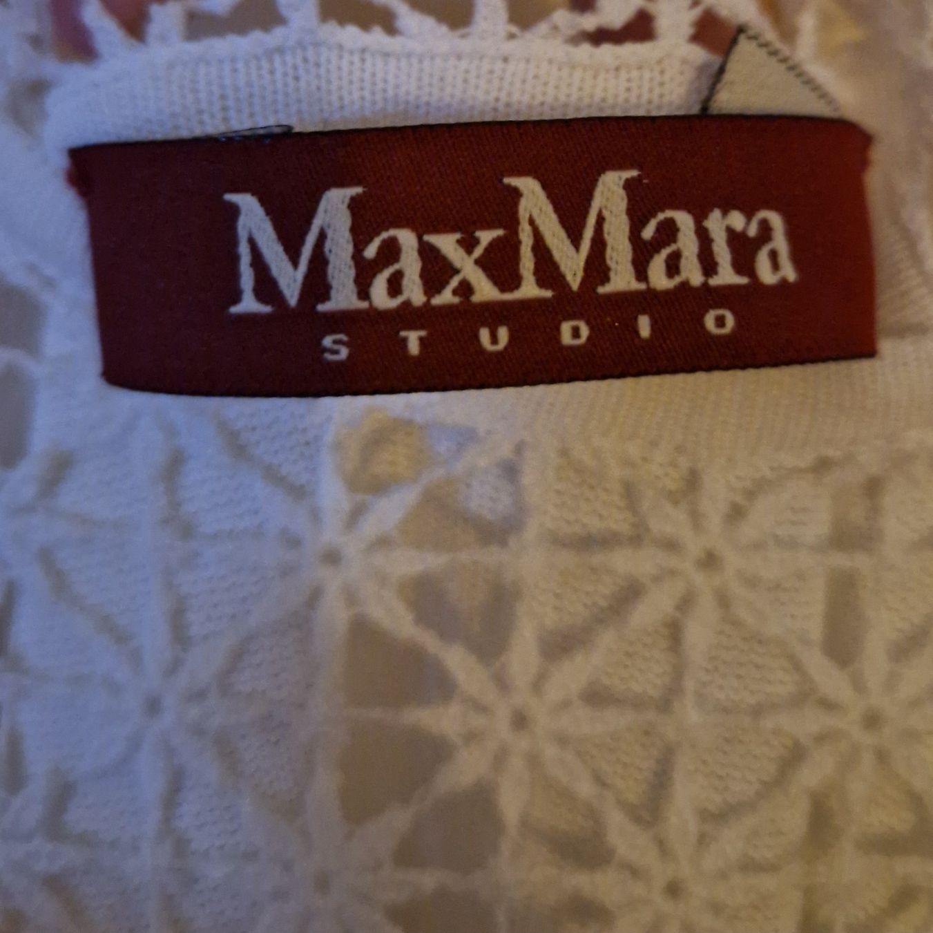 Max Mara T-shirt: Max Mara Studio Shirt – Usato da Rütihof venduto da Teddy1985 2