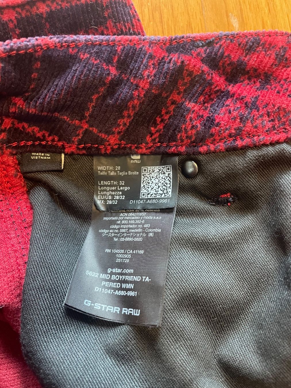Jeans: G-Raw Jeans - rot-blau – Gebraucht aus Bourguillon von gartenwohnen 3