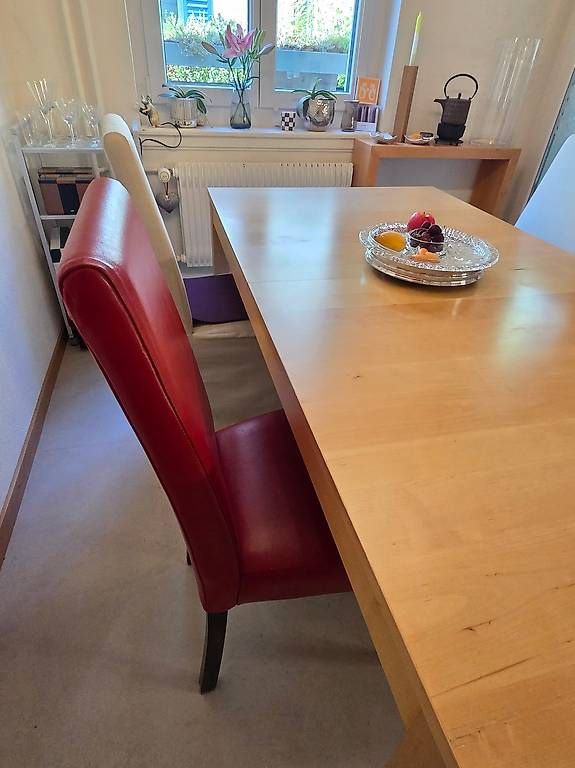 Chaises: Vollholzstühle mit Lederüberzug – D'occasion à Zürich par linie5 1