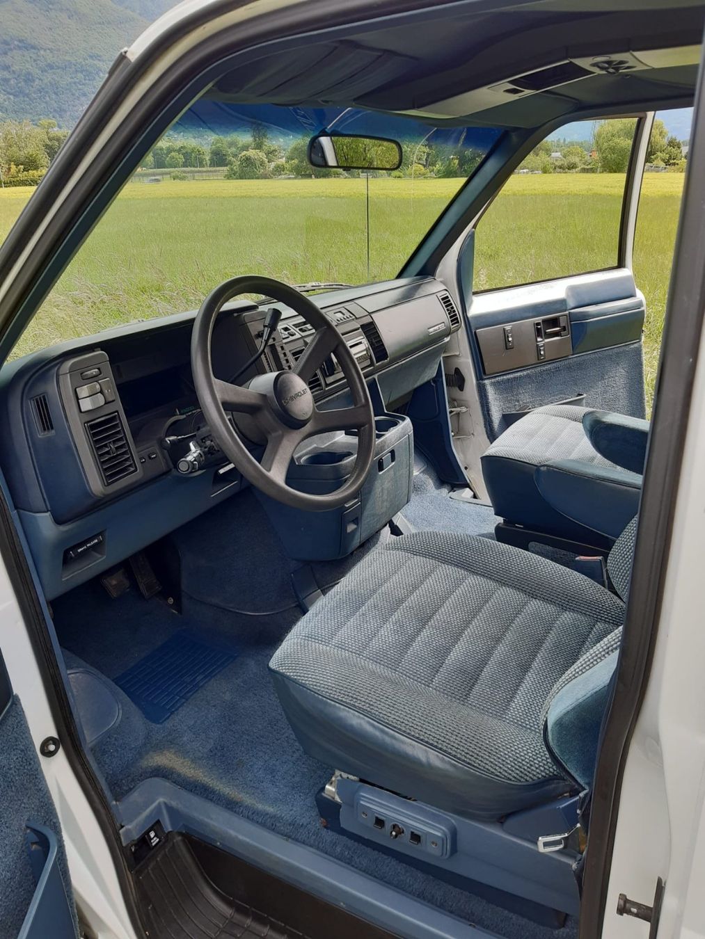Chevrolet Automobili: 90' Chevrolet Astro CL Oldtimer Frisch ab MFK – Usato da Losone venduto da Ryan.B 4