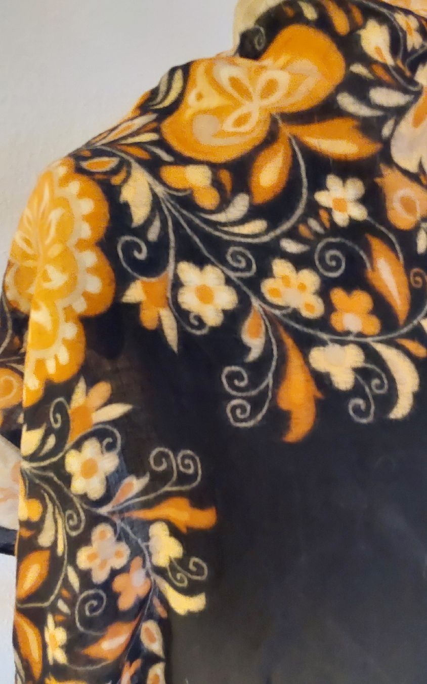 Foulard & Sciarpe: Schal Wolle quadratisch – Nuovo (secondo la descrizione) da Köniz venduto da scopello12 3