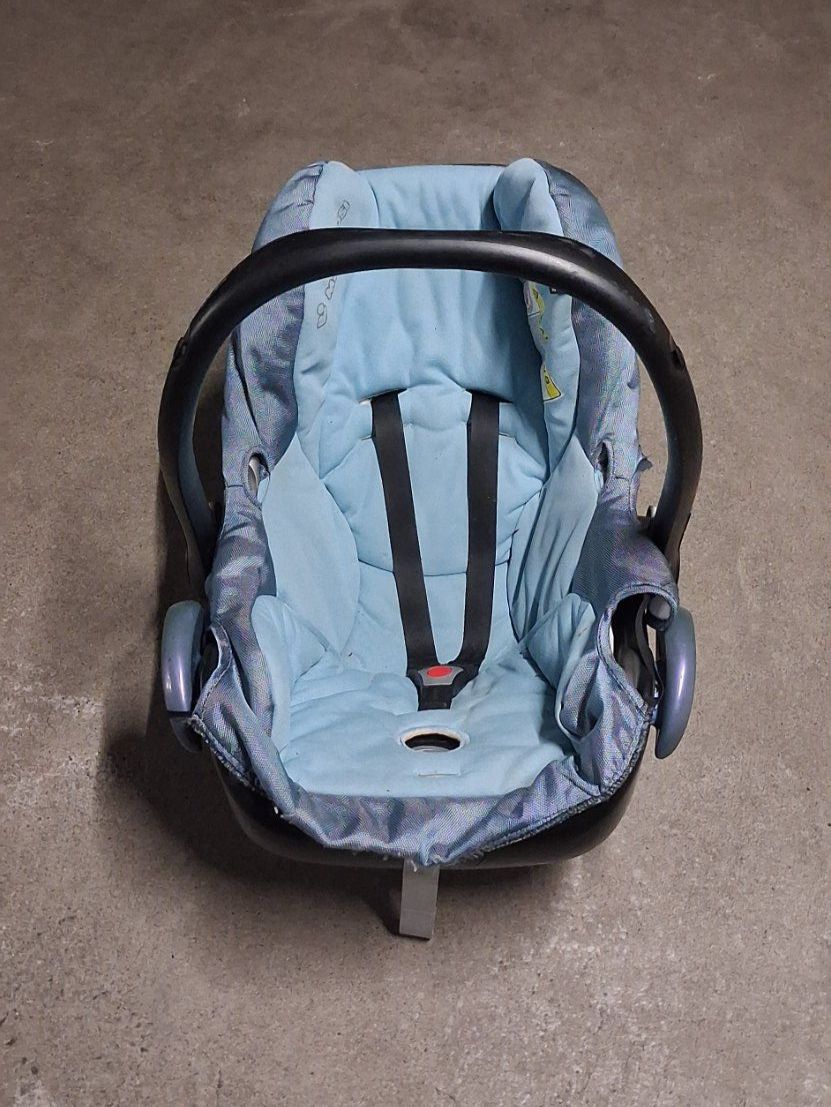 Maxi-Cosi Porte-bébés ventraux & dorsaux: Maxi Cosi Babyschale blau – D'occasion à Bern par KavIndustries