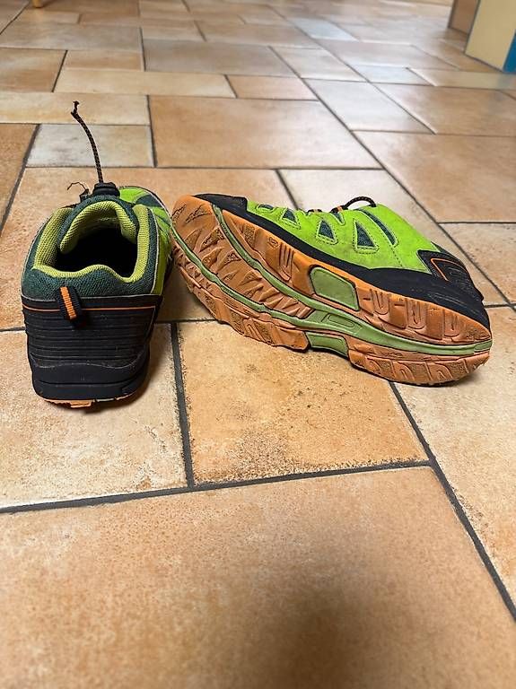 Scarpe per ragazzi: Trekking-/Wanderschuhe "Landrover" Gr. 35 – Usato da Dübendorf venduto da rut_5b5n 1
