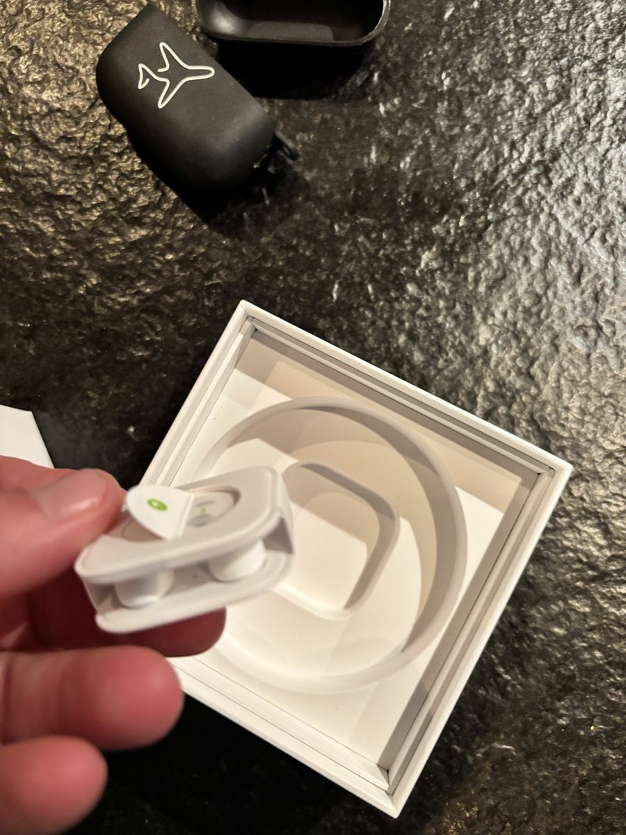 Apple Kopfhörer: Apple AirPod Pro – Defekt aus Stäfa von hokoatu 2