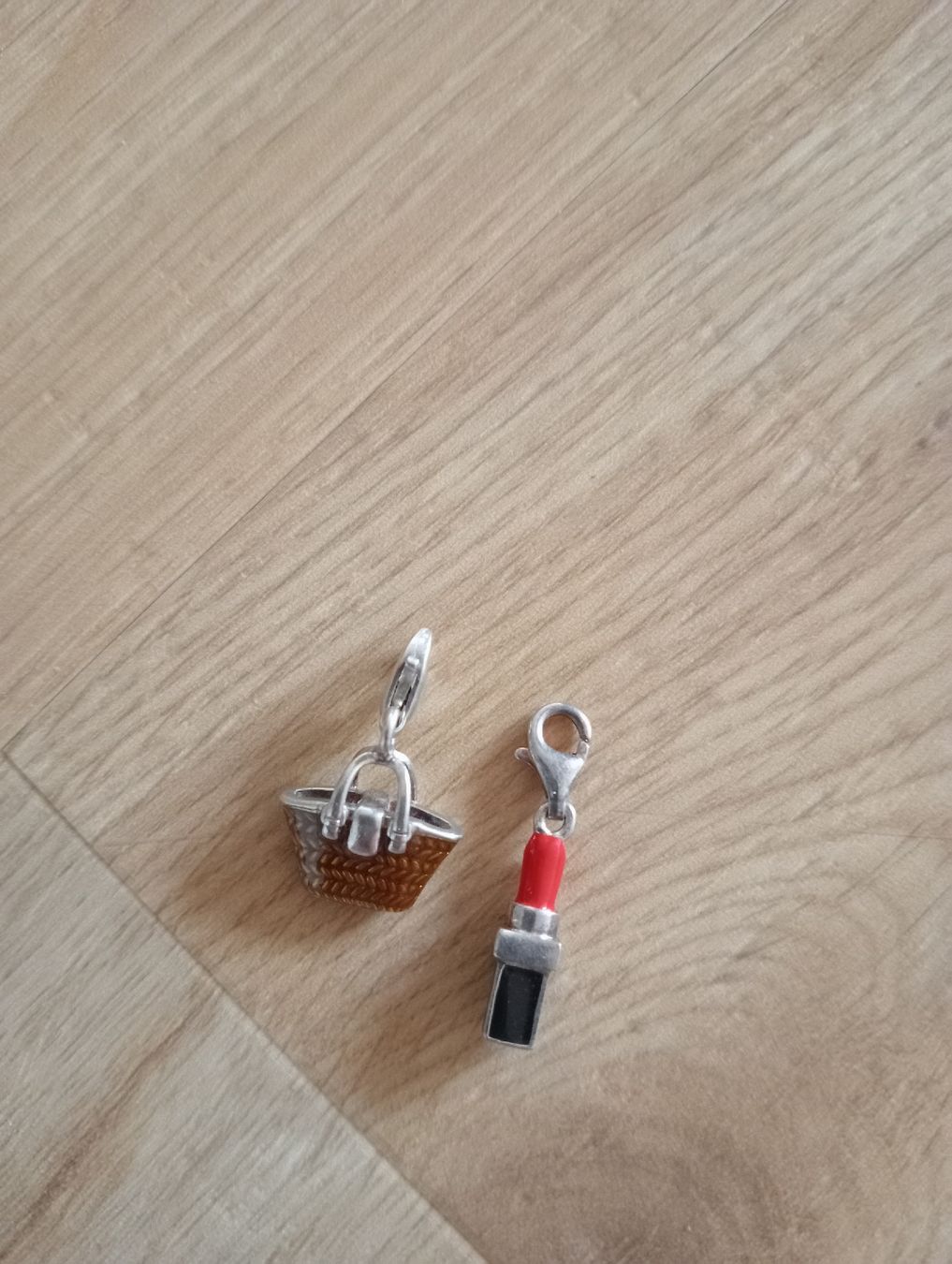 Thomas Sabo Ciondoli: 2 Thomas Sabo Charms – Usato da Lindau venduto da Caemi77
