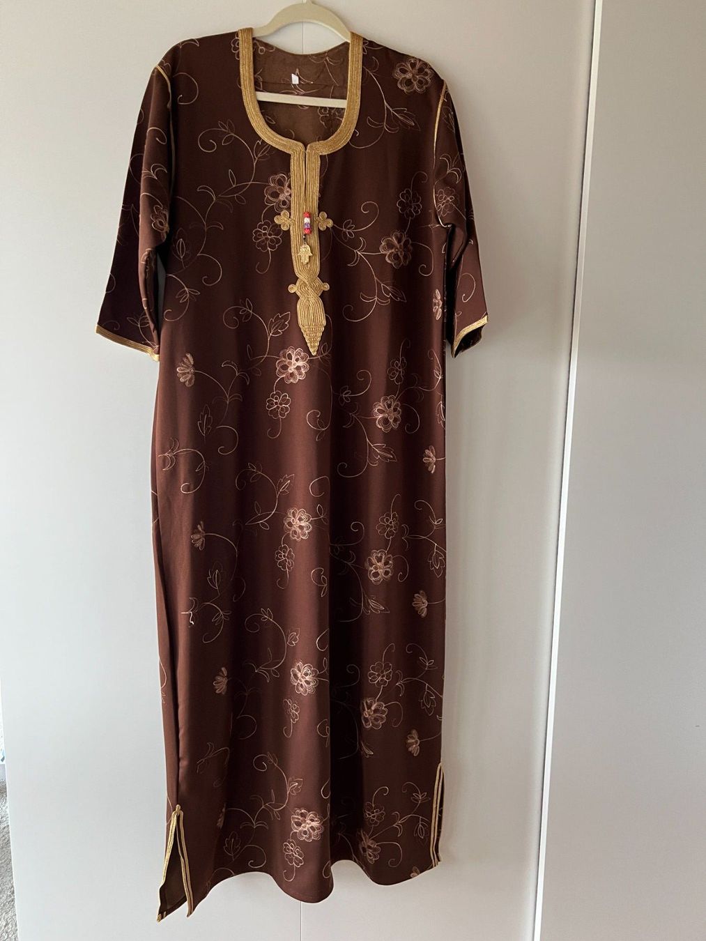 Kleider: Caftan marron et doré, brodé taille M-L neuf – Neu und originalverpackt aus Granges (Veveyse) von Hey-ya 1