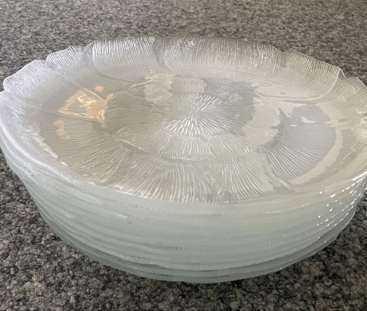 Piatti: Glas-Teller rund Blumenmuster 28cm neuwertig – Usato da Au ZH venduto da Jaggy4 1