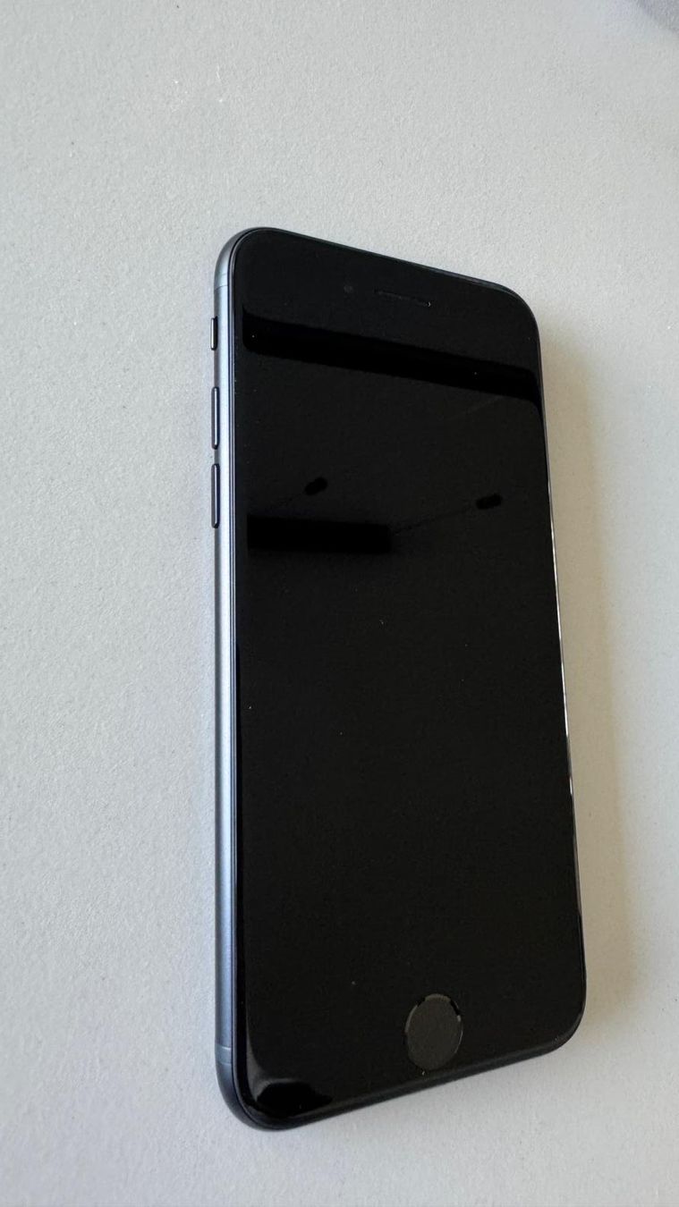 Apple Telefoni cellulari / Smartphones: IPhone SE 3. Gen 2022 / 64GB / 100% – Usato da Kreuzlingen venduto da kaizo 1