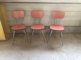 3 chaises en formica 