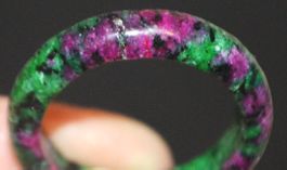 Stein Ring L-7183 – Rubin Zoisit 19mm Innendurchmesser