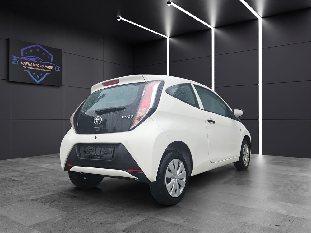 Toyota Automobili: Toyota Aygo, 75'000km, Blanche, Occasion expertisé a jour – Usato da Lucens venduto da dav_n6gv 4